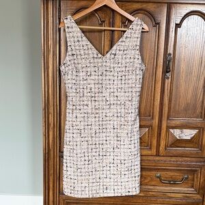 Sleeveless Tweed Sheath Dress in Cream and Navy